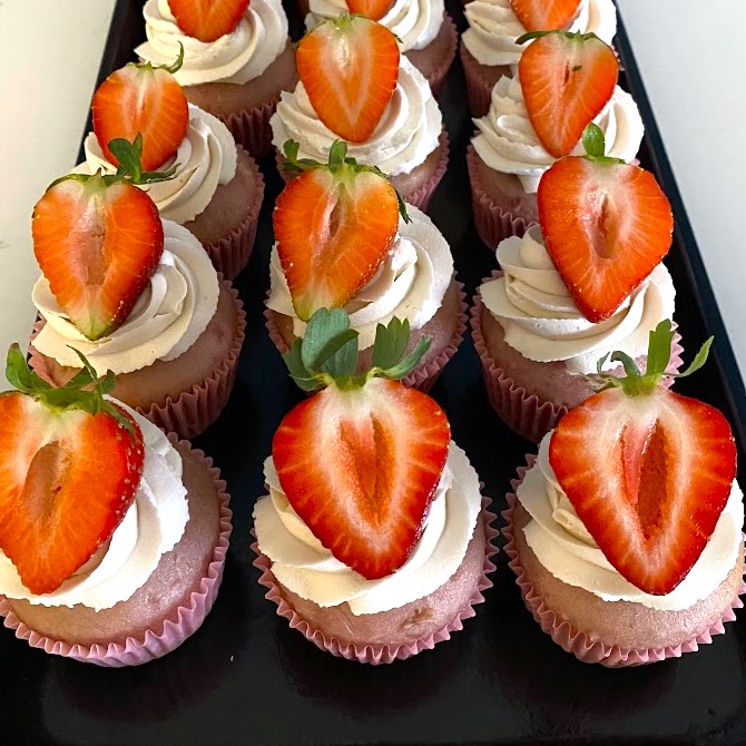 Fresh Strawberry Cupcake (Limited Special)